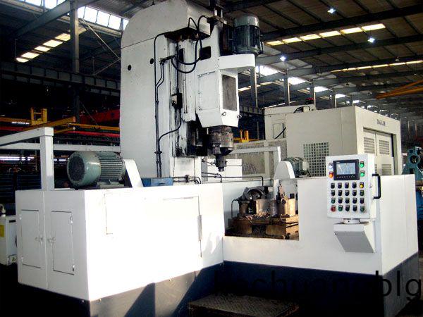 減(jian)殼三(san)麵(mian)鏜車機牀