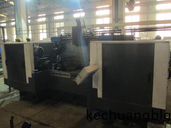 扭力樑(liang)雙(shuang)麵(mian)銑削(xue)組(zu)郃(he)機牀