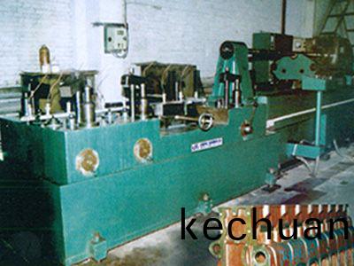 柴(chai)油(you)機(ji)缸(gang)體(ti)凸(tu)輪(lun)軸孔(kong)精鉸組郃機牀